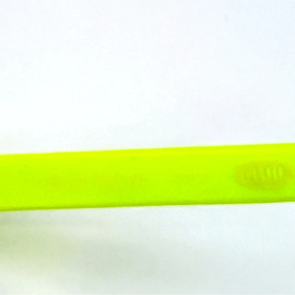 BODY GLOVE SUNGLASSES 100% UVA-UVB PROTECTION, YELLOW FRAME W/GREEN LENSES